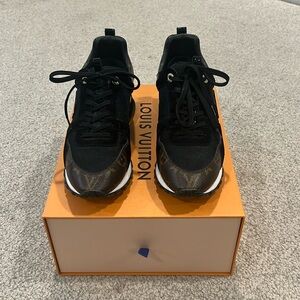 listing-status-banner